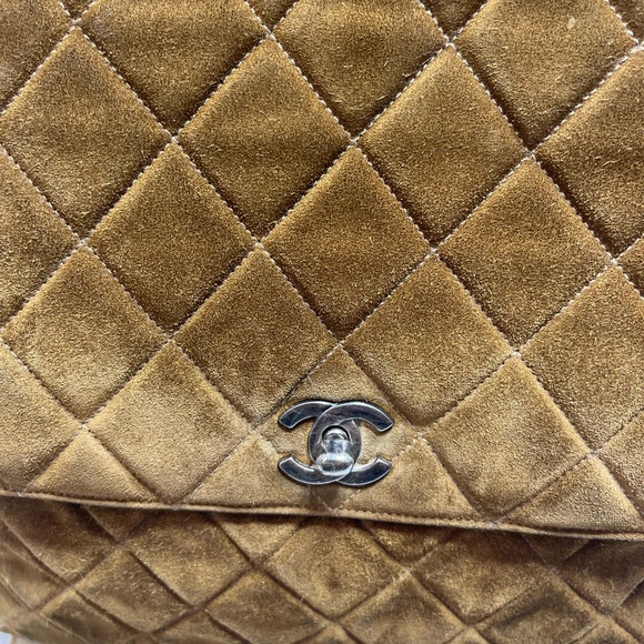 Chanel Brown Suede Shoulder Bag,with auth. Card and care card, pre loved. - Picture 2 of 16